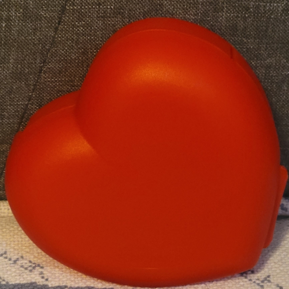 Tupperware Heart Shaped Container - Picture 2 of 10